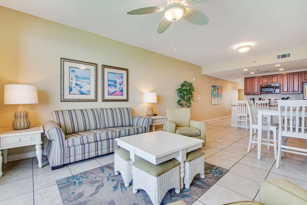Kid-friendly beachfront condo with seasonal beach service, pools & hot tub