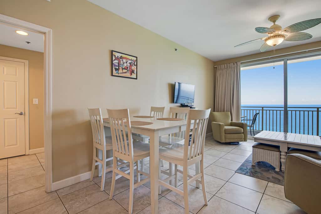 Kid-friendly beachfront condo with seasonal beach service, pools & hot tub