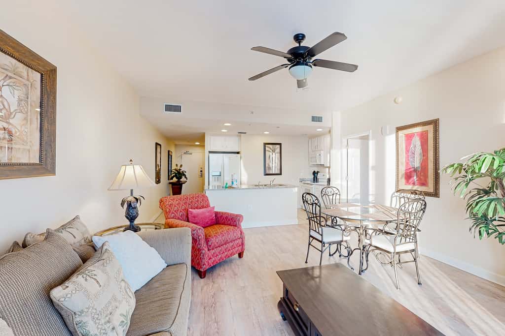 14th-floor oceanfront condo with Gulf views, outdoor pool, balcony, WD, & AC