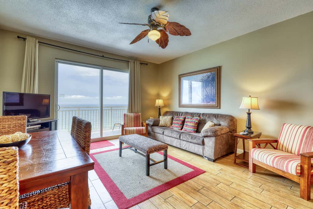 Waterfront condo with furnished balcony, pool, gym & beach