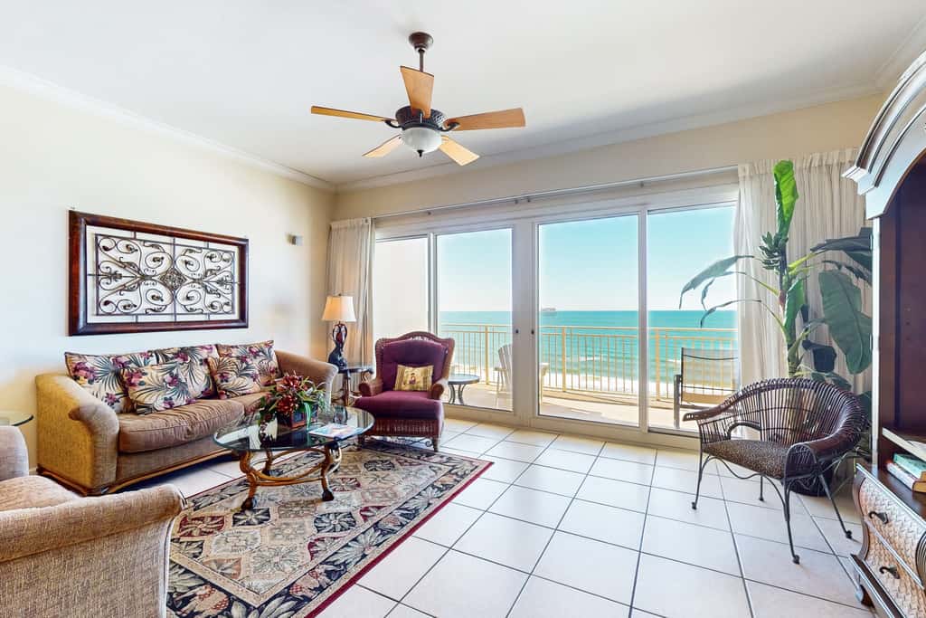 Gulf-front Condo with Shared Pool & Hot Tub, Ocean Views, WiFi, and Washer&Dryer