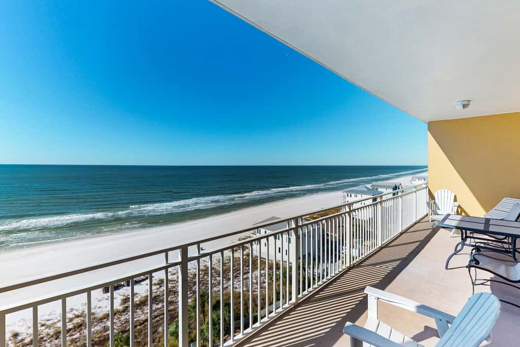 Gulf-front Condo with Shared Pool & Hot Tub, Ocean Views, WiFi, and Washer&Dryer