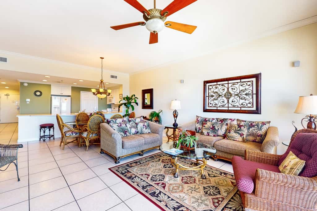 Gulf-front Condo with Shared Pool & Hot Tub, Ocean Views, WiFi, and Washer&Dryer