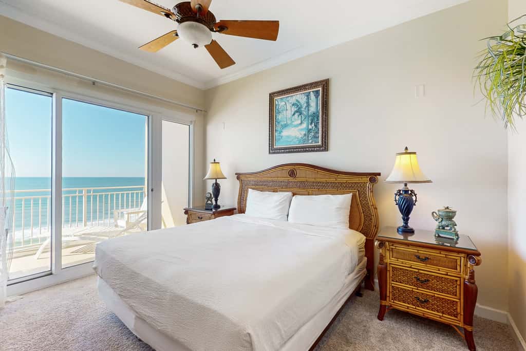 Gulf-front Condo with Shared Pool & Hot Tub, Ocean Views, WiFi, and Washer&Dryer