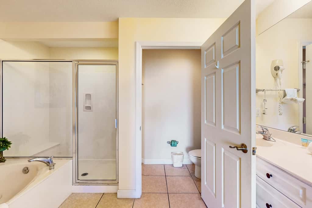 Gulf-front Condo with Shared Pool & Hot Tub, Ocean Views, WiFi, and Washer&Dryer