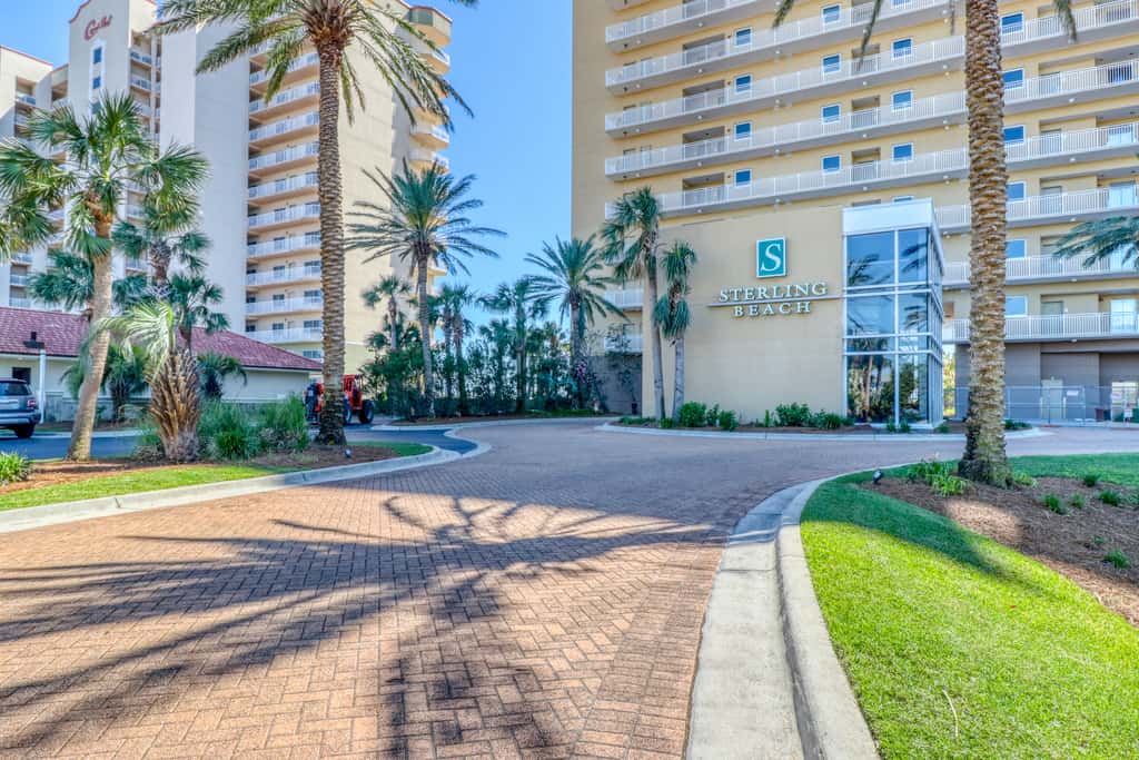 Gulf-front Condo with Shared Pool & Hot Tub, Ocean Views, WiFi, and Washer&Dryer