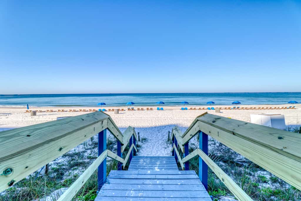Gulf-front Condo with Shared Pool & Hot Tub, Ocean Views, WiFi, and Washer&Dryer