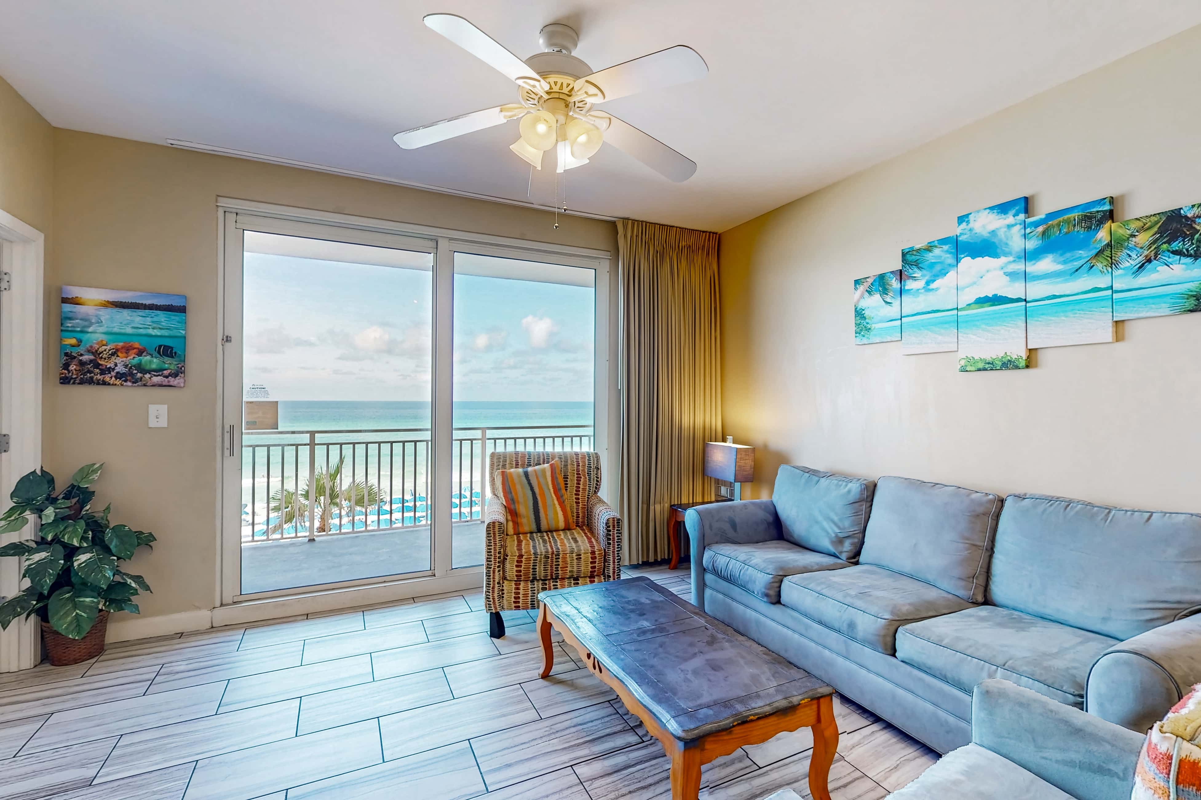 Convenient first-floor vacation suite with pool & hot tub access, free WiFi & AC