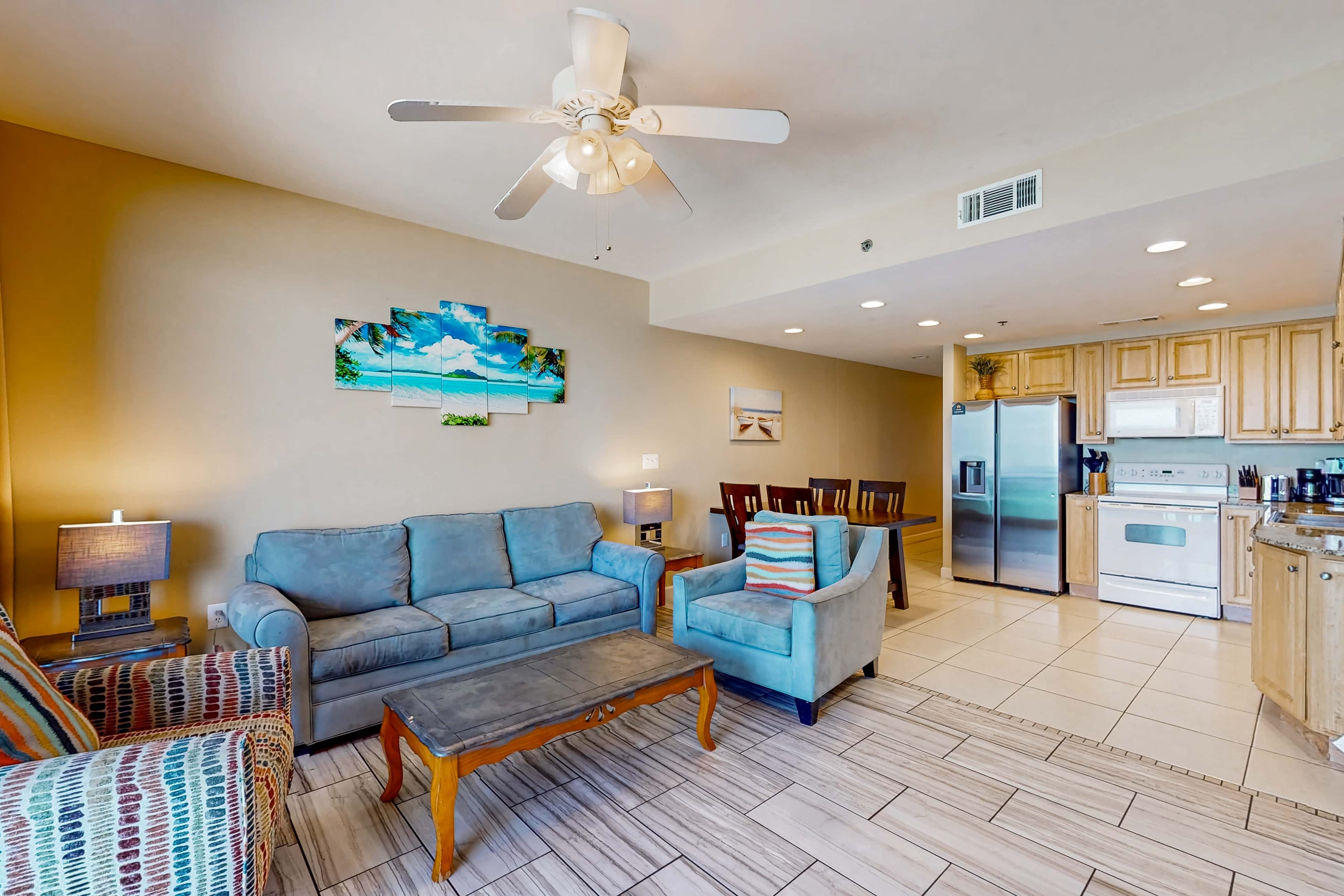 Convenient first-floor vacation suite with pool & hot tub access, free WiFi & AC