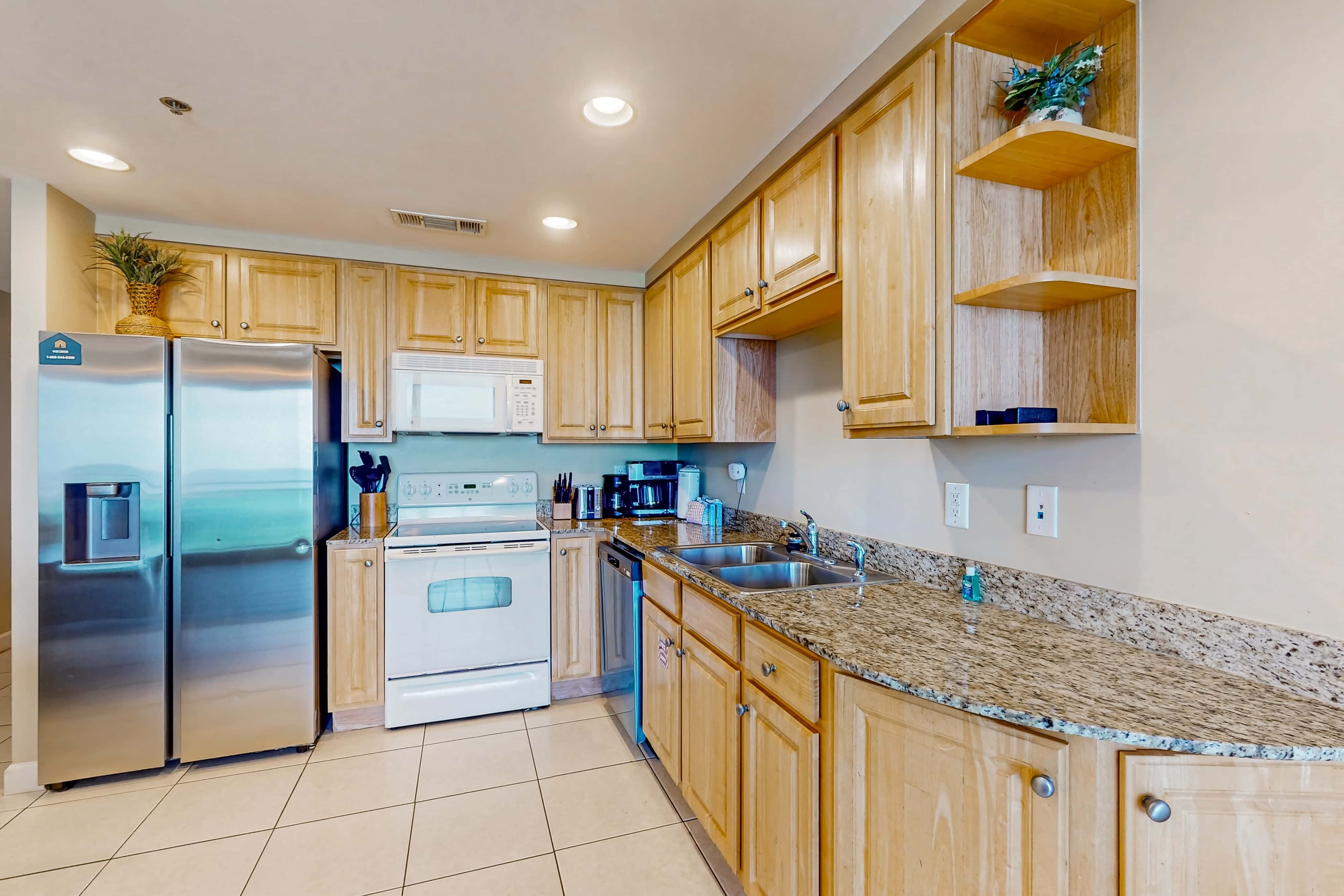 Convenient first-floor vacation suite with pool & hot tub access, free WiFi & AC