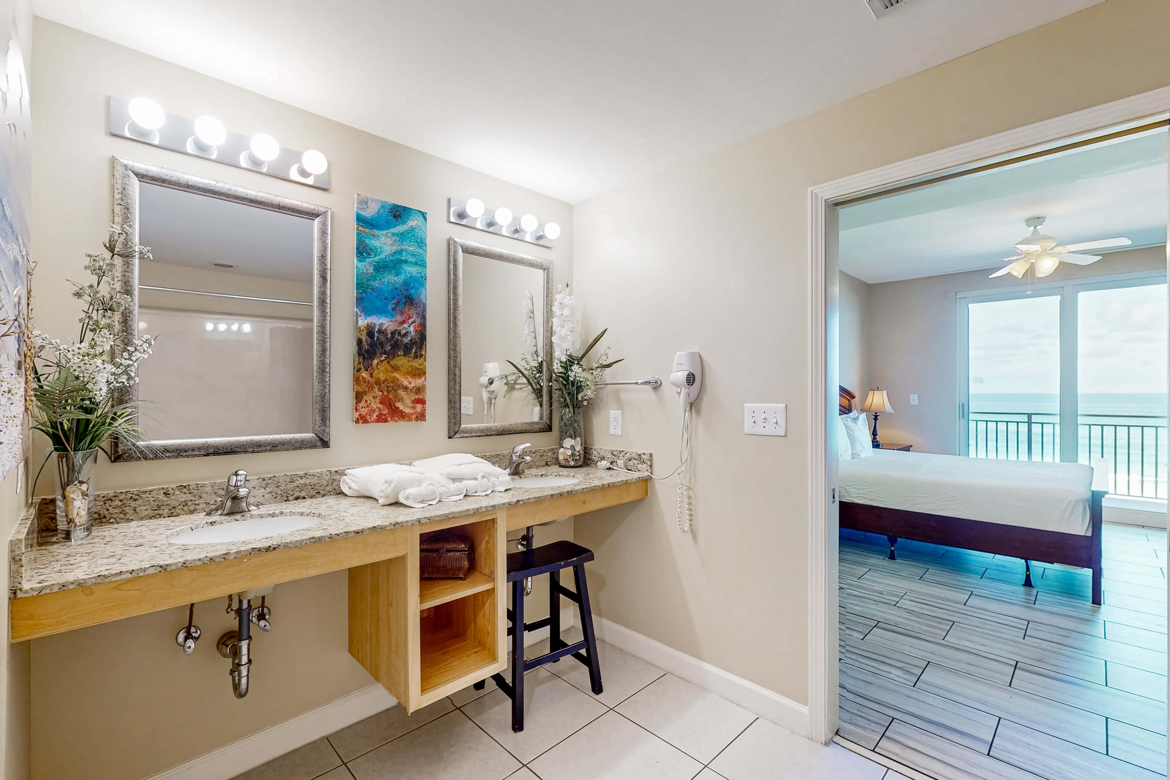 Convenient first-floor vacation suite with pool & hot tub access, free WiFi & AC