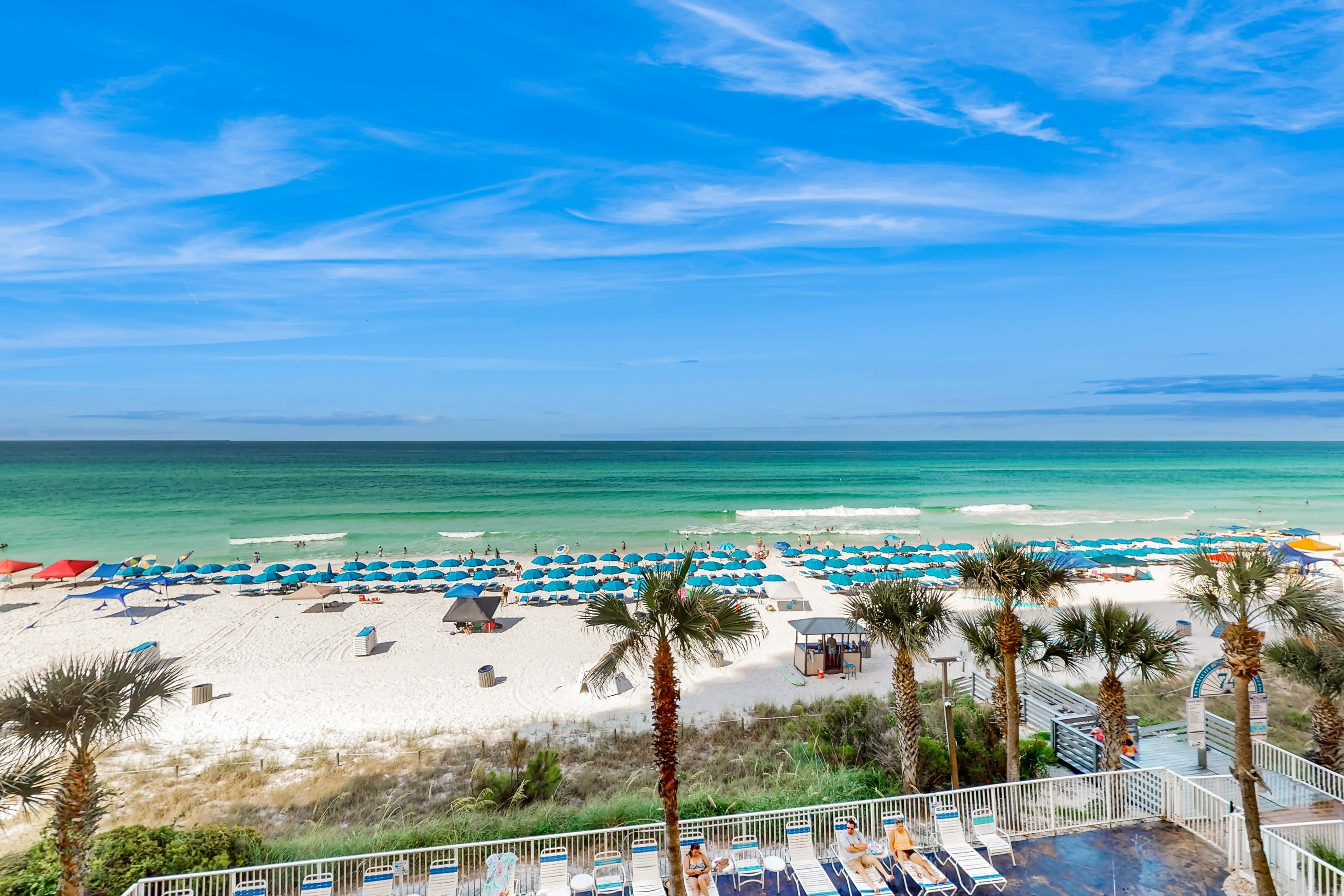 Convenient first-floor vacation suite with pool & hot tub access, free WiFi & AC