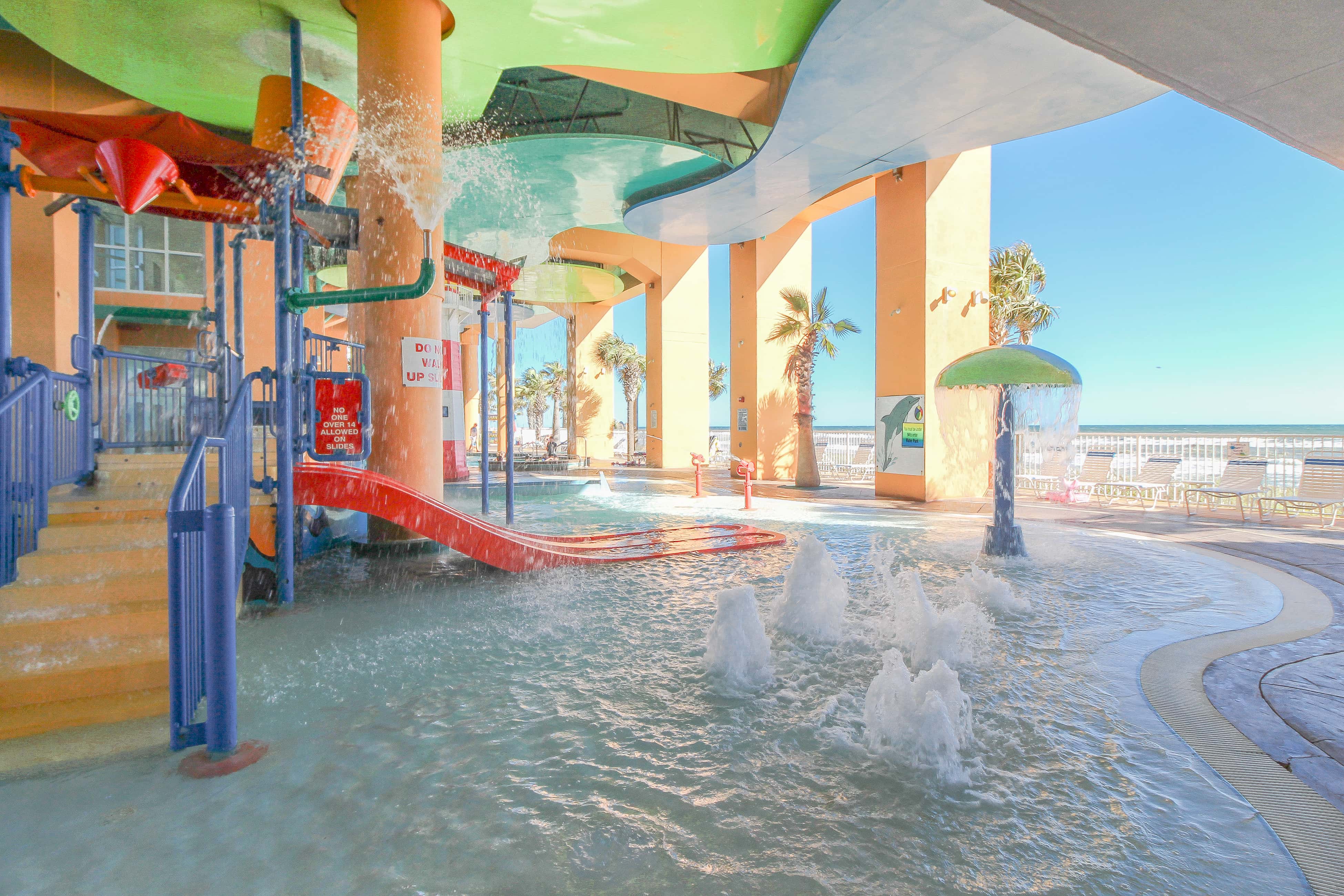 Convenient first-floor vacation suite with pool & hot tub access, free WiFi & AC