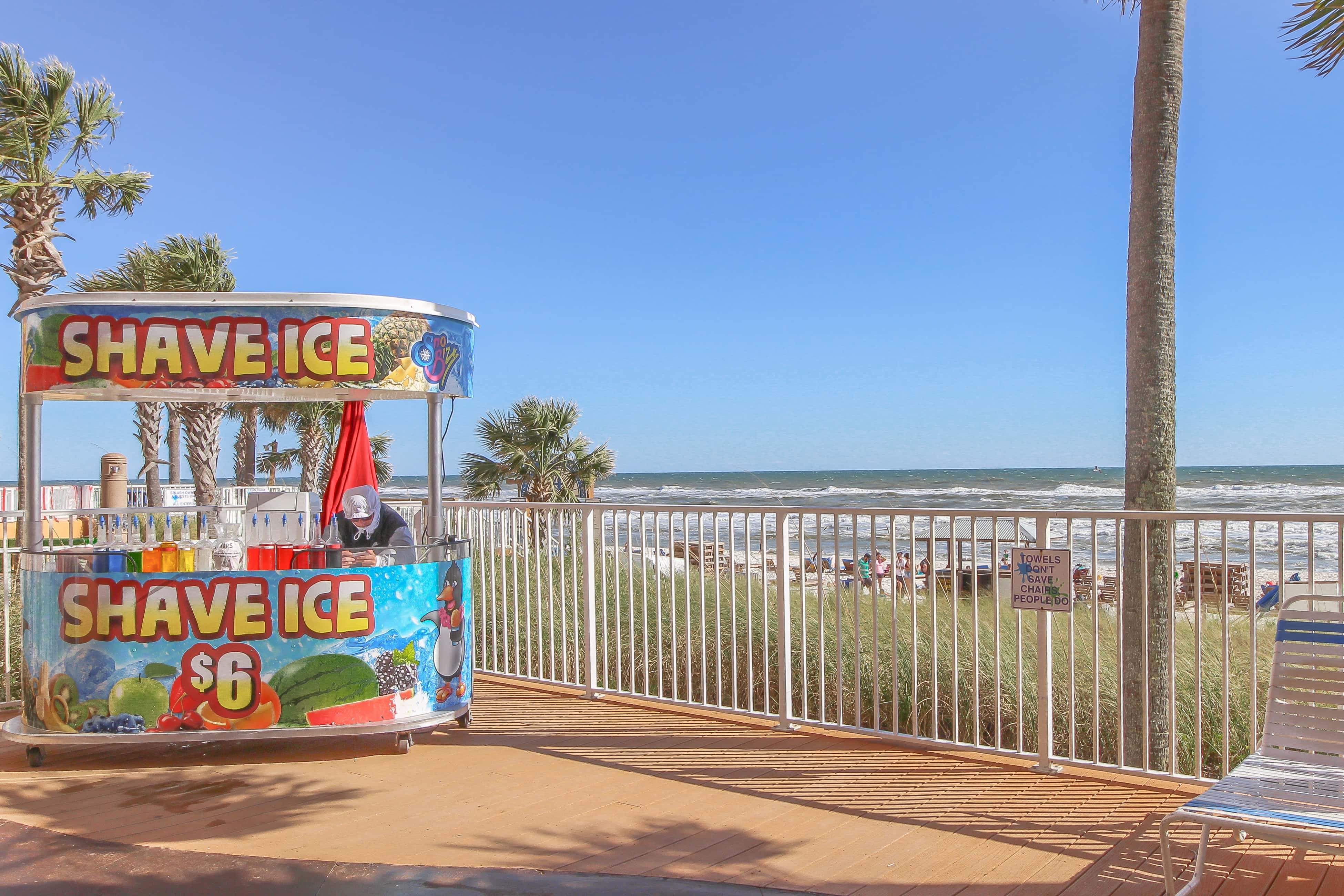 Convenient first-floor vacation suite with pool & hot tub access, free WiFi & AC