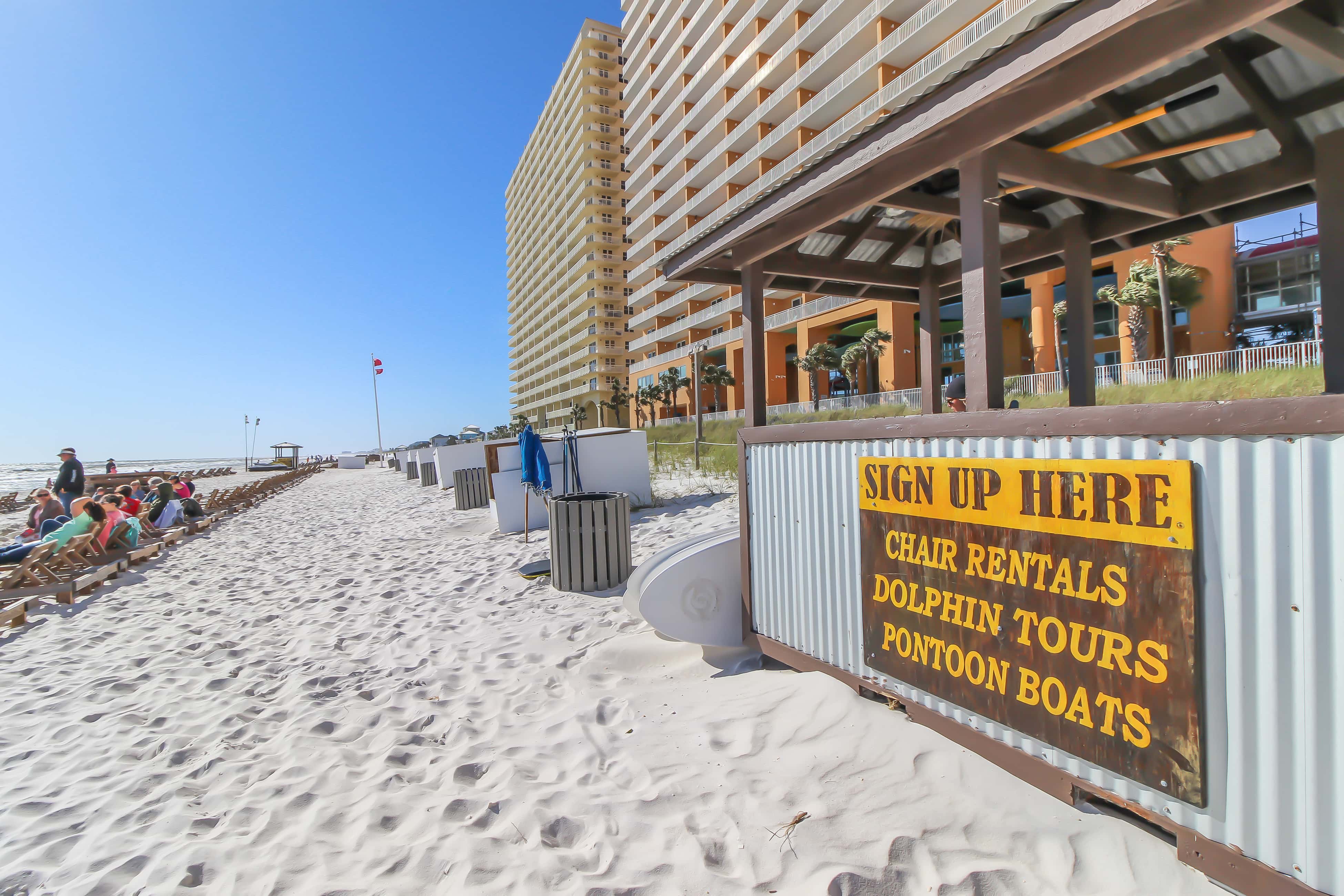 Convenient first-floor vacation suite with pool & hot tub access, free WiFi & AC