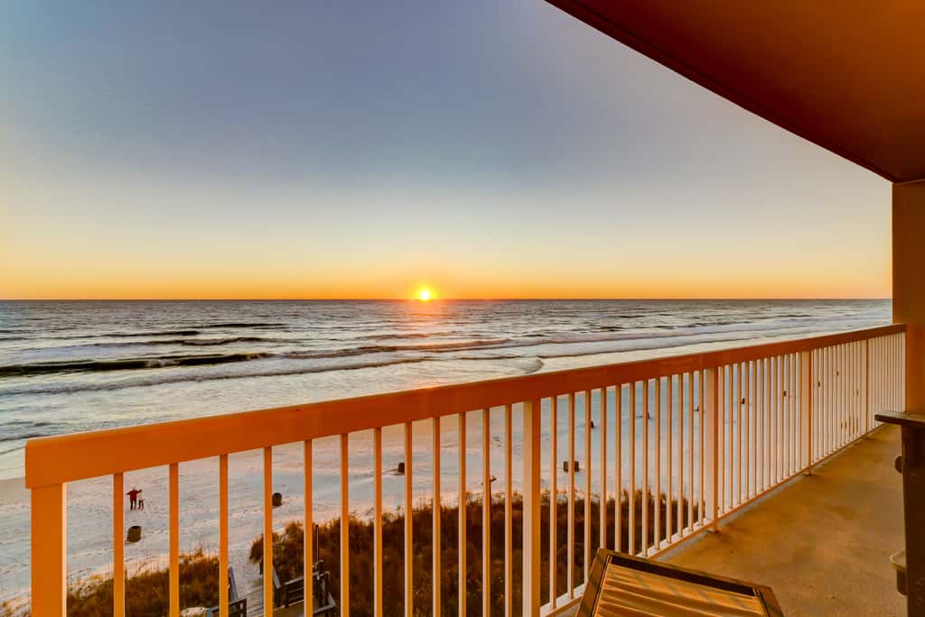 Dreamy retreat on the Gulf with pool, basketball court & beach access
