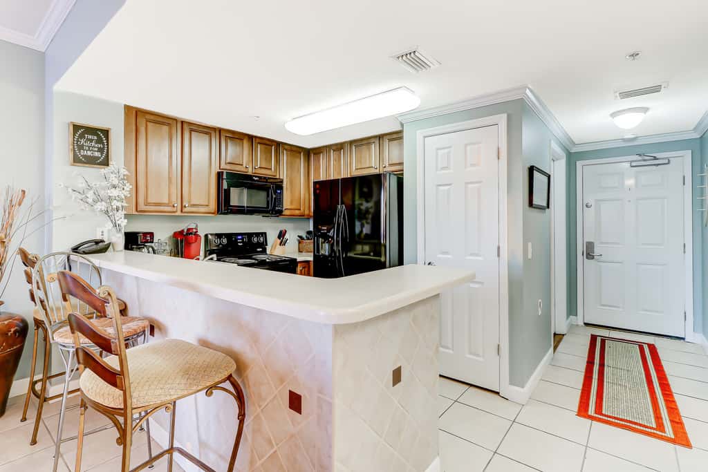 Dreamy retreat on the Gulf with pool, basketball court & beach access