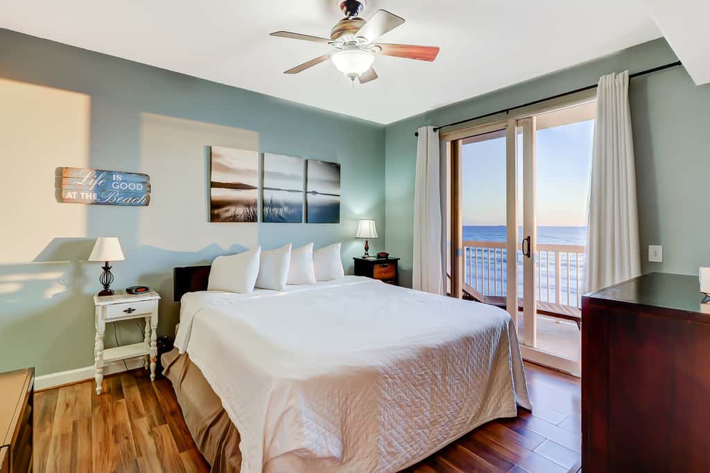 Dreamy retreat on the Gulf with pool, basketball court & beach access