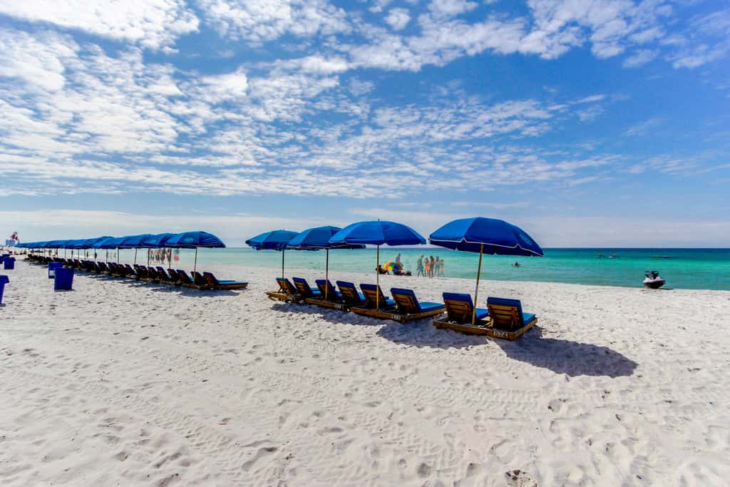Dreamy retreat on the Gulf with pool, basketball court & beach access