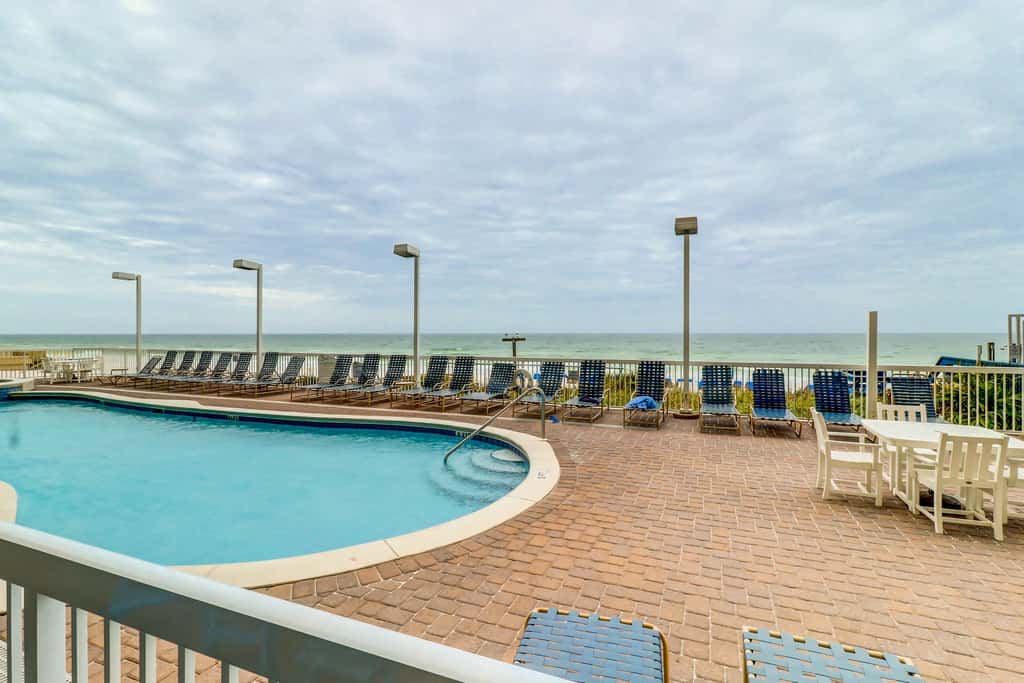 Gorgeous beachfront condo, shared pool and beach access