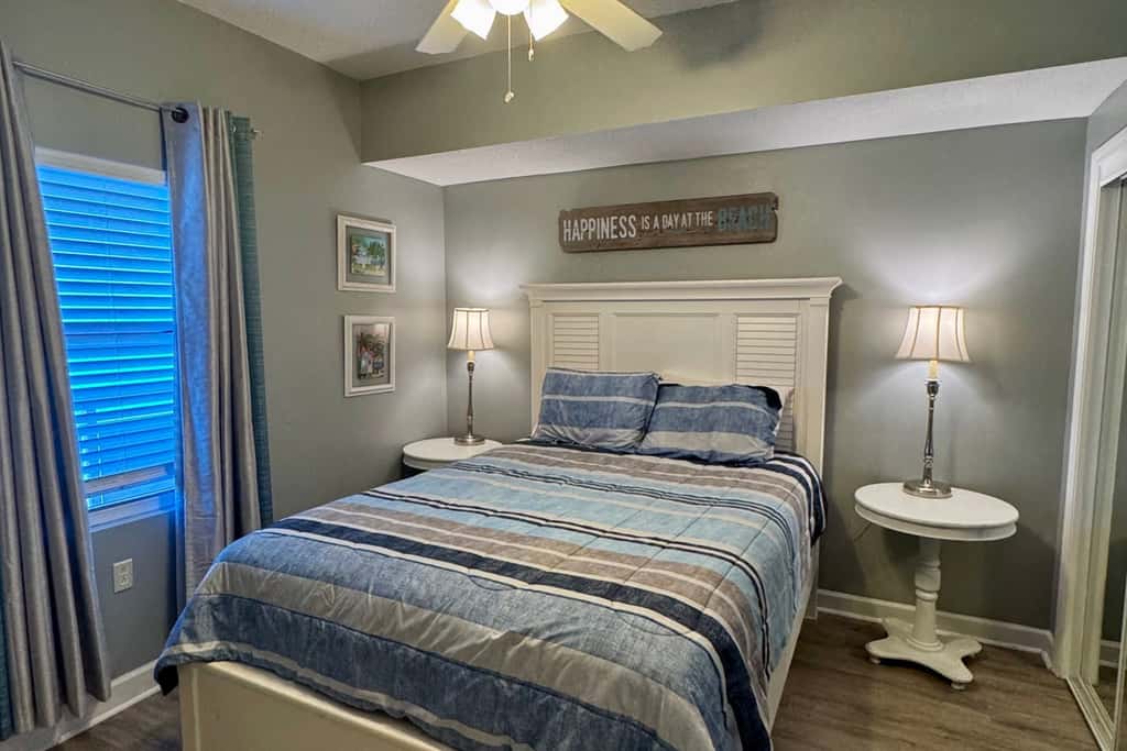Gorgeous beachfront condo, shared pool and beach access