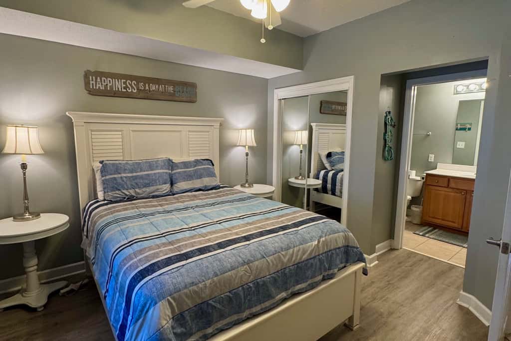 Gorgeous beachfront condo, shared pool and beach access
