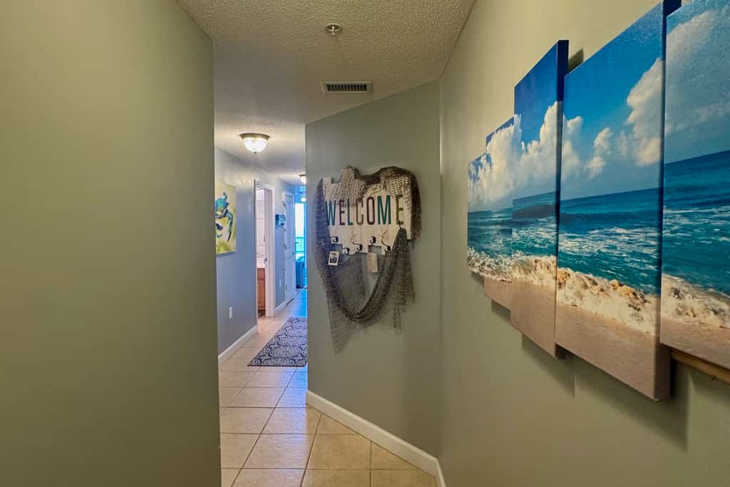 Gorgeous beachfront condo, shared pool and beach access