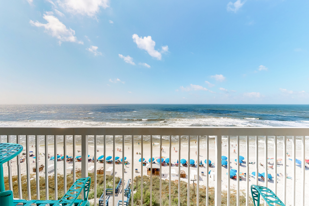 Fun beach getaway with beautiful views, pools, hot tub & beach access