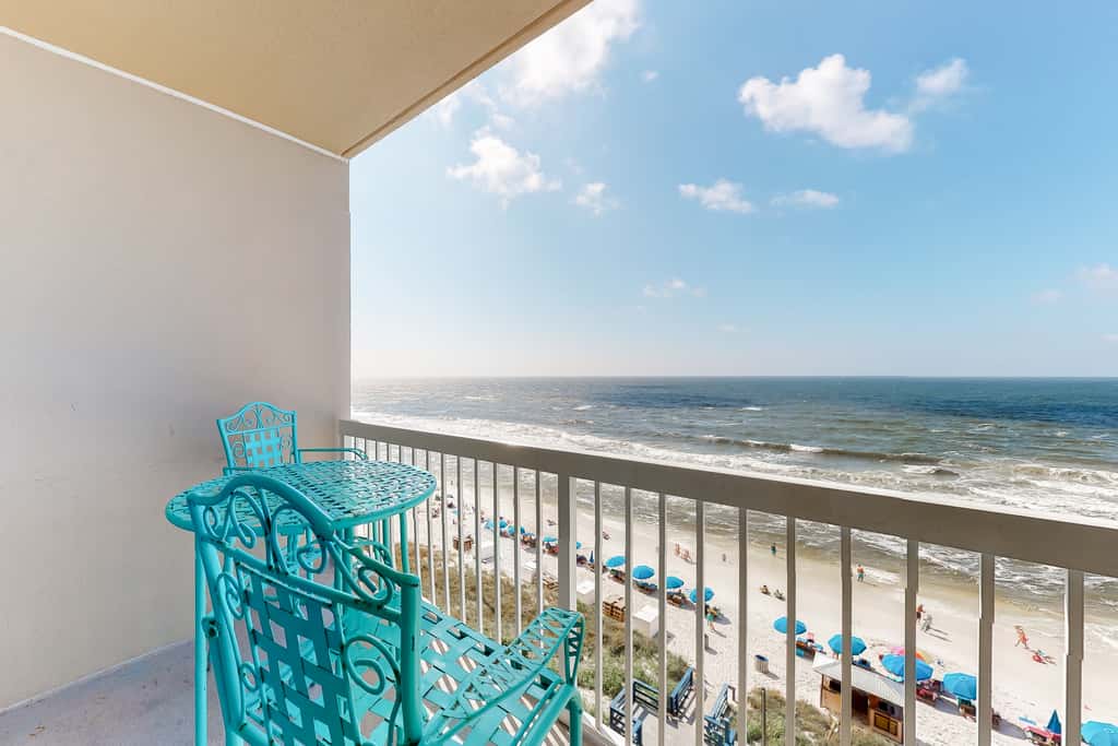 Fun beach getaway with beautiful views, pools, hot tub & beach access
