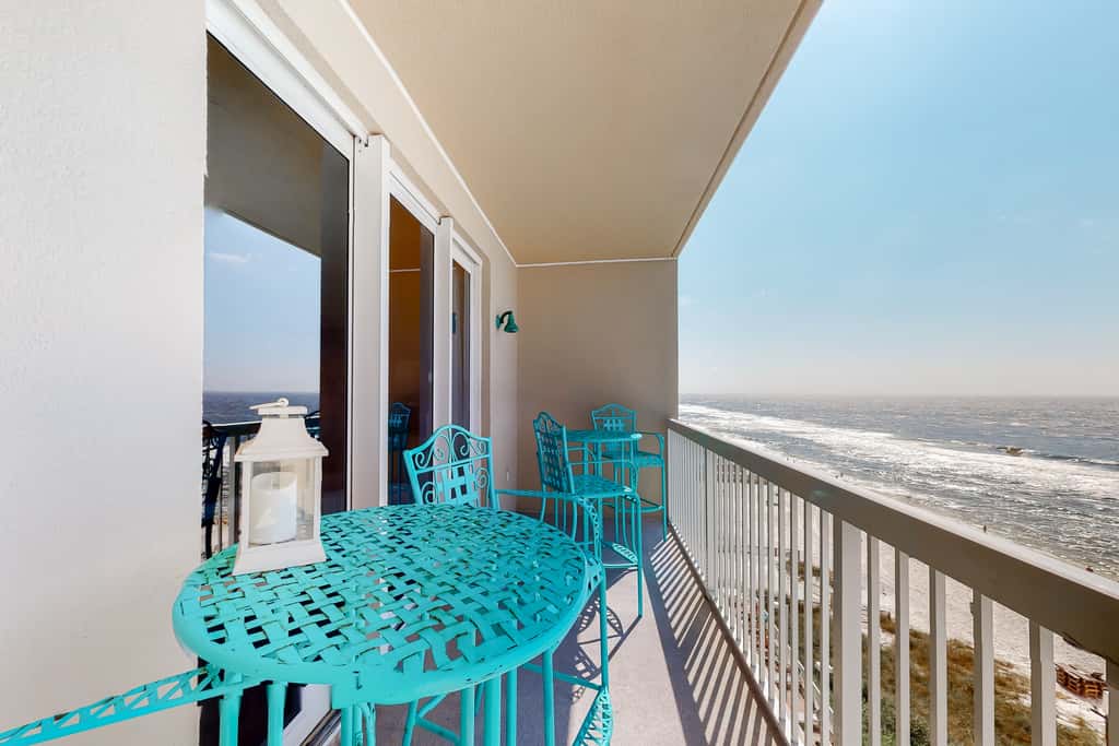 Fun beach getaway with beautiful views, pools, hot tub & beach access