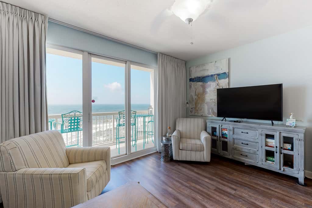 Fun beach getaway with beautiful views, pools, hot tub & beach access