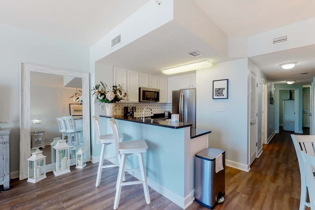 Fun beach getaway with beautiful views, pools, hot tub & beach access