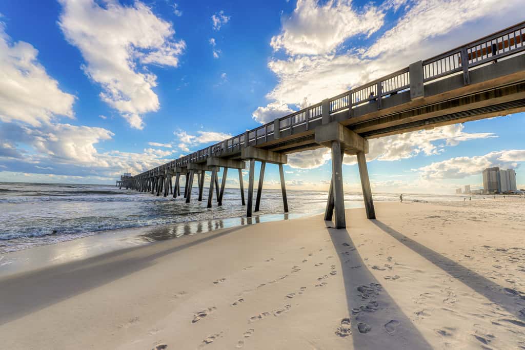 Fun beach getaway with beautiful views, pools, hot tub & beach access