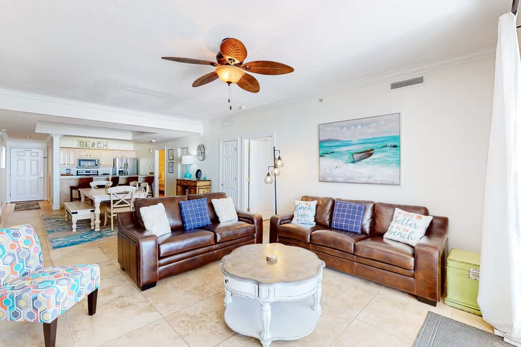 Sixth-floor oceanfront condo with spacious balcony, WiFi, shared pool & hot tub