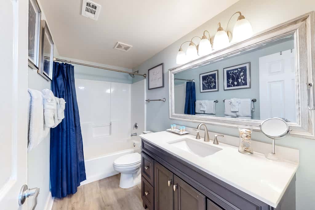 Updated beachfront condo with pool, hot tub, WD, & central AC