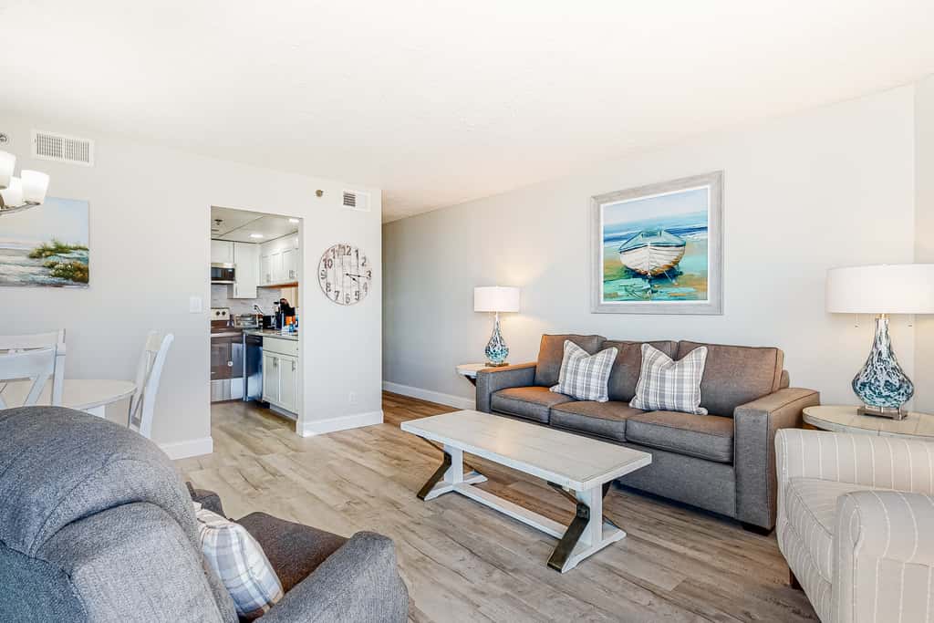 Gulf-front condo with amazing views, WiFi, central AC, pools, & fitness room