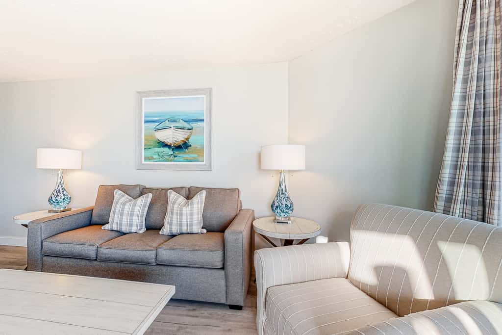 Gulf-front condo with amazing views, WiFi, central AC, pools, & fitness room