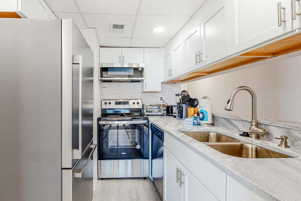 Gulf-front condo with amazing views, WiFi, central AC, pools, & fitness room