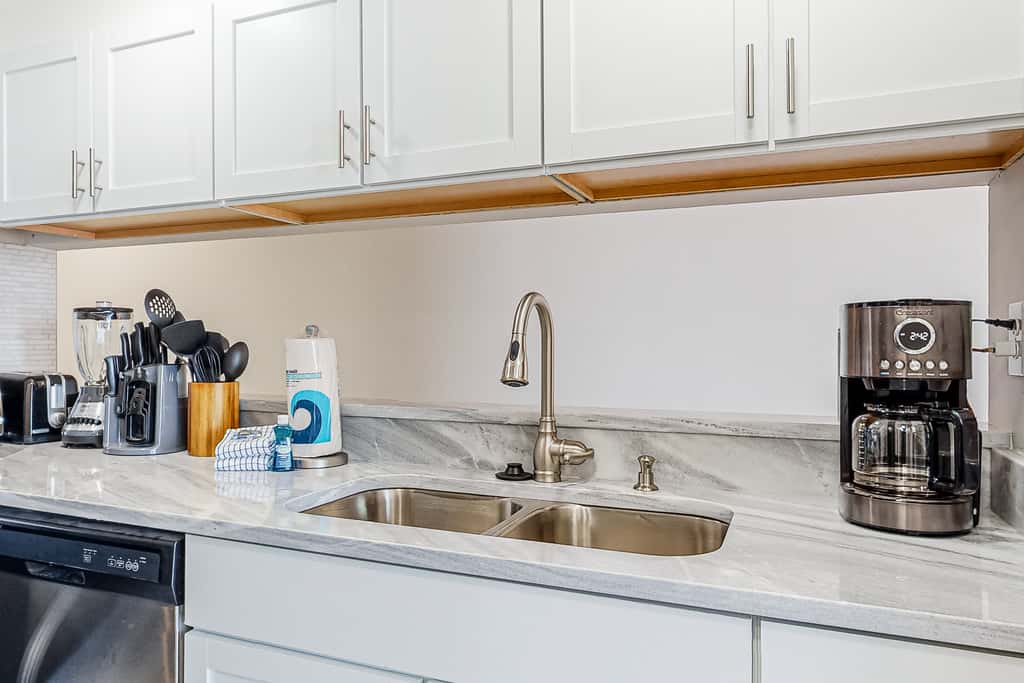 Gulf-front condo with amazing views, WiFi, central AC, pools, & fitness room