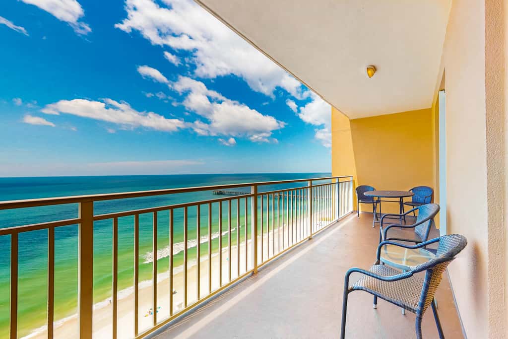 Waterfront condo with grills, pool & fitness center - walk to the beach