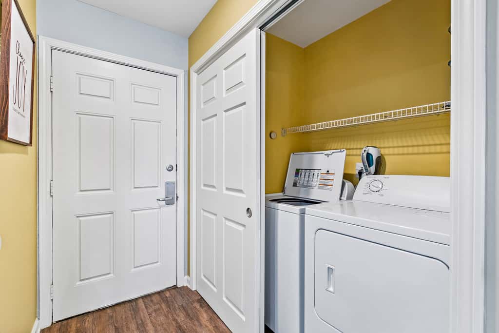 Oceanfront condo with outdoor pool, ocean view, high-speed WiFi & washer/dryer