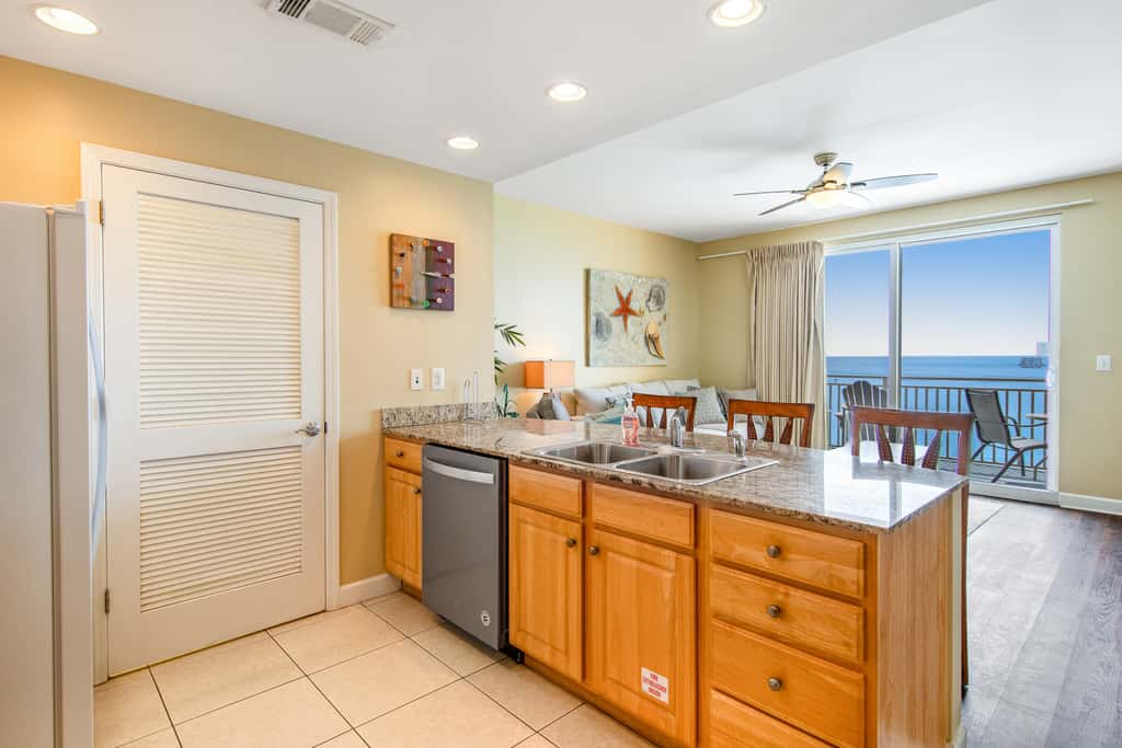 Stylish Gulf-front condo steps from the beach with resort pool, hot tub & gym