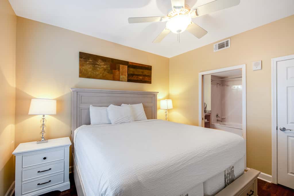 Stylish Gulf-front condo steps from the beach with resort pool, hot tub & gym