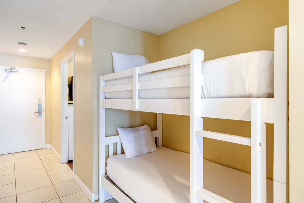 Stylish Gulf-front condo steps from the beach with resort pool, hot tub & gym
