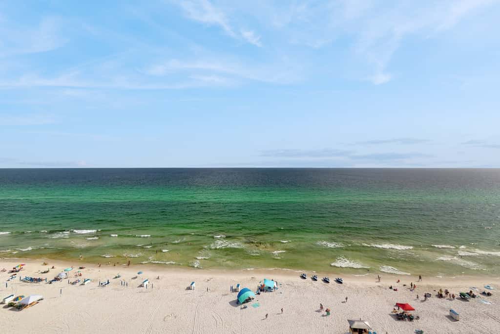 2BR Gulf & Beach-view with pool, hot tub, on-site dining, & private balcony