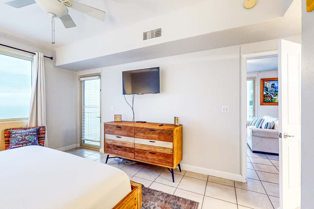 Gulf-front getaway with pools, hot tub & central AC