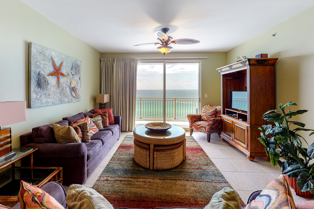 14th-Floor Gulf front condo with beach views, hot tub,pools,gym