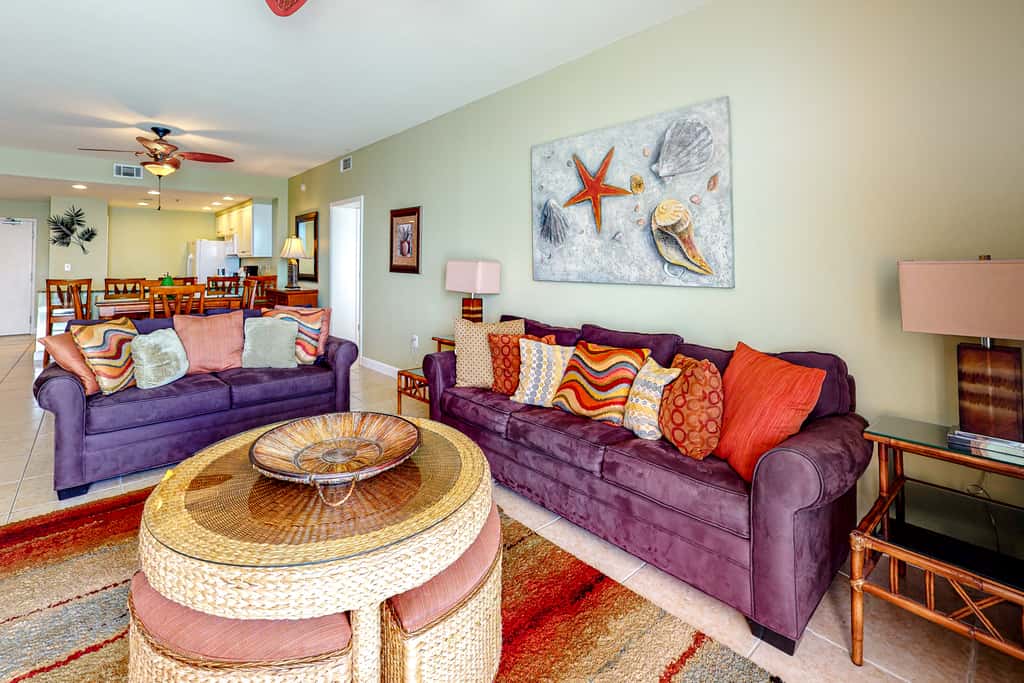14th-Floor Gulf front condo with beach views, hot tub,pools,gym