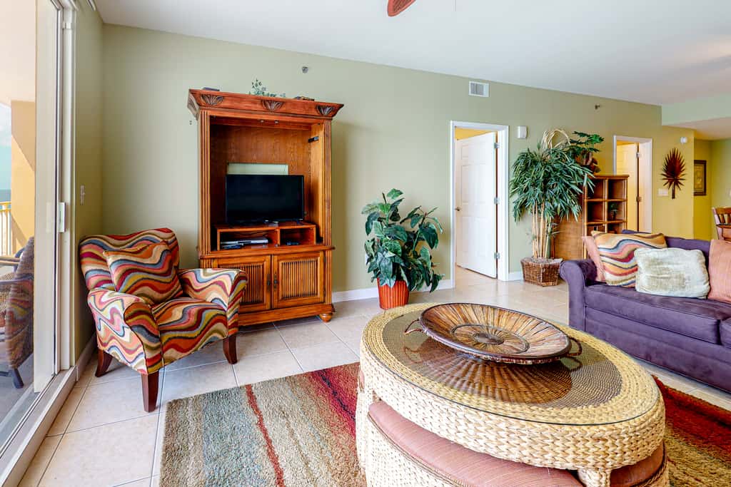 14th-Floor Gulf front condo with beach views, hot tub,pools,gym