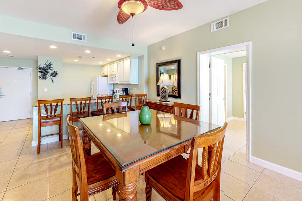 14th-Floor Gulf front condo with beach views, hot tub,pools,gym